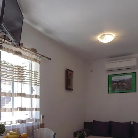 Apartmán Nice In With Wifi And 1 Bedrooms